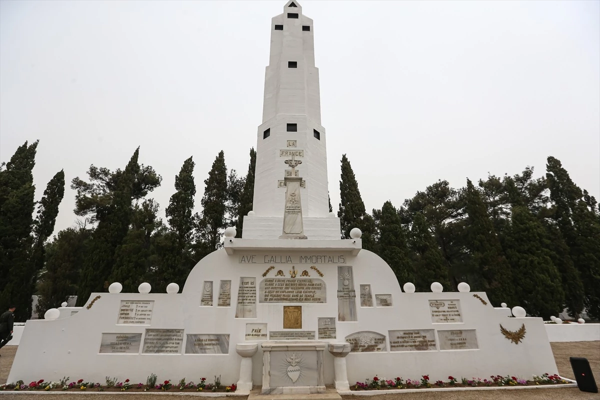 Çanakkale Kara Savaşları'nın 109. yılında Fransız Askeri Mezarlığı'nda tören düzenlendi
