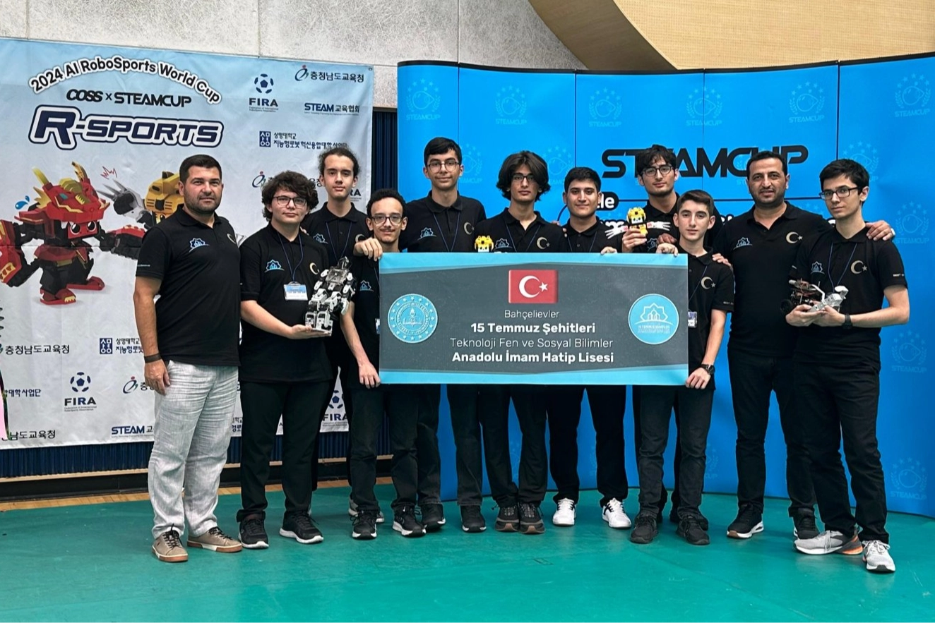 İHL'li öğrenciler Güney Kore'de dünya şampiyonu oldu