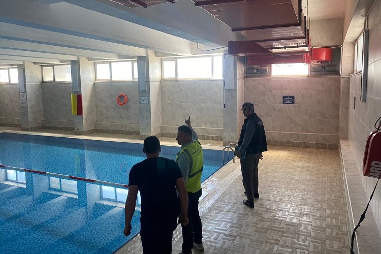 Kayseri Büyükşehir'den yüzme havuzlarına sıkı bakım