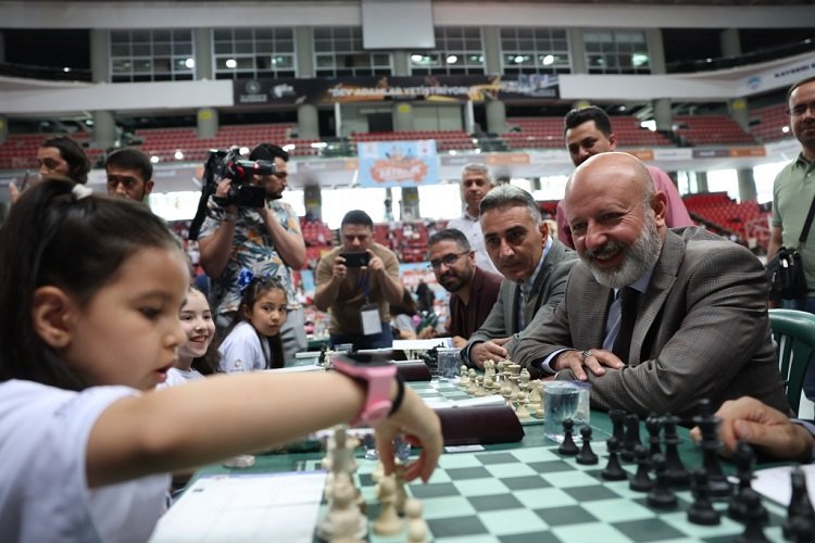 Satrancın minik ustaları Kayseri Kocasinan'da kapışıyor